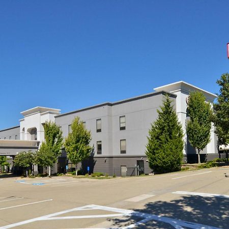 Hampton Inn Kansas City Northeast Dış mekan fotoğraf
