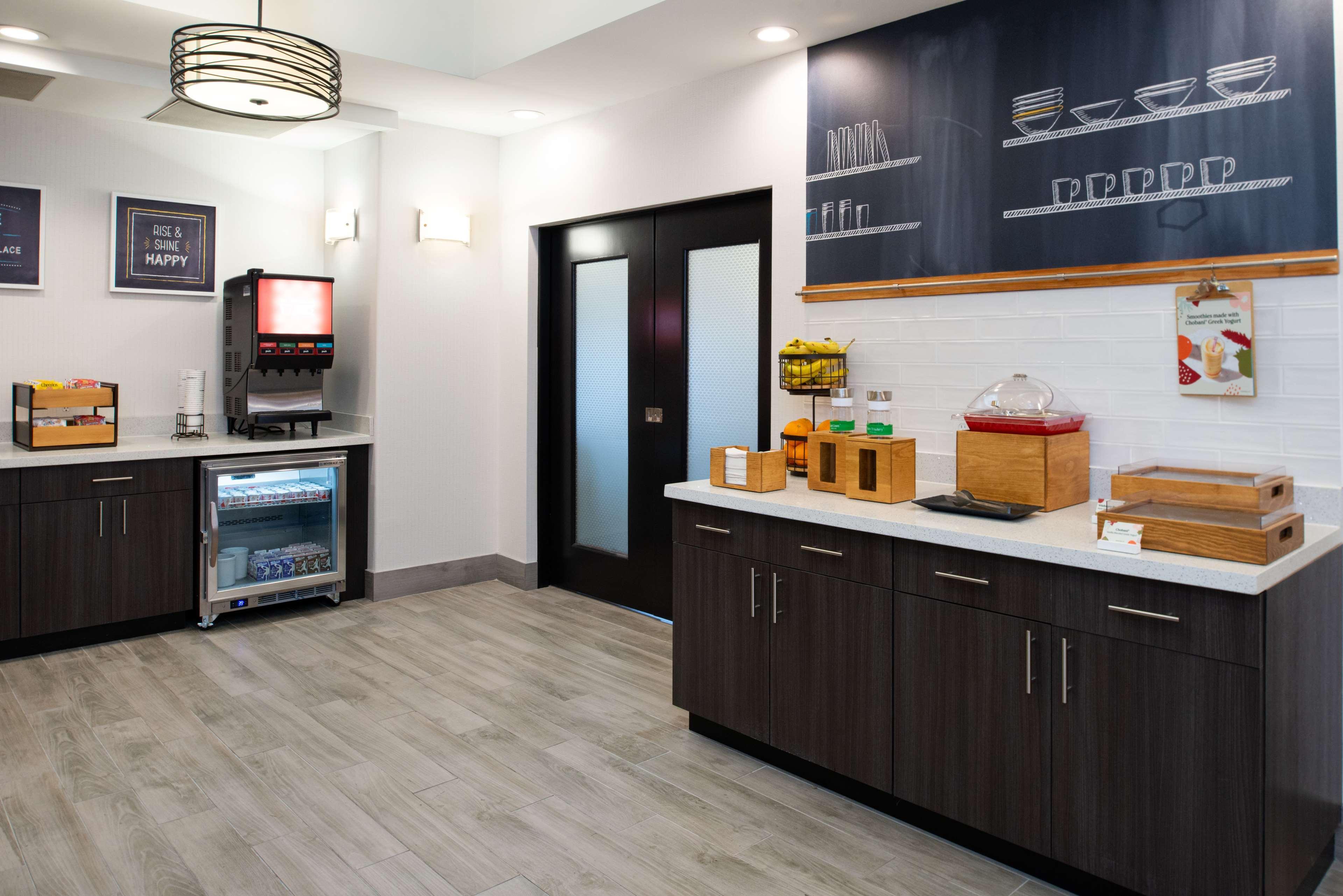 Hampton Inn Kansas City Northeast Dış mekan fotoğraf