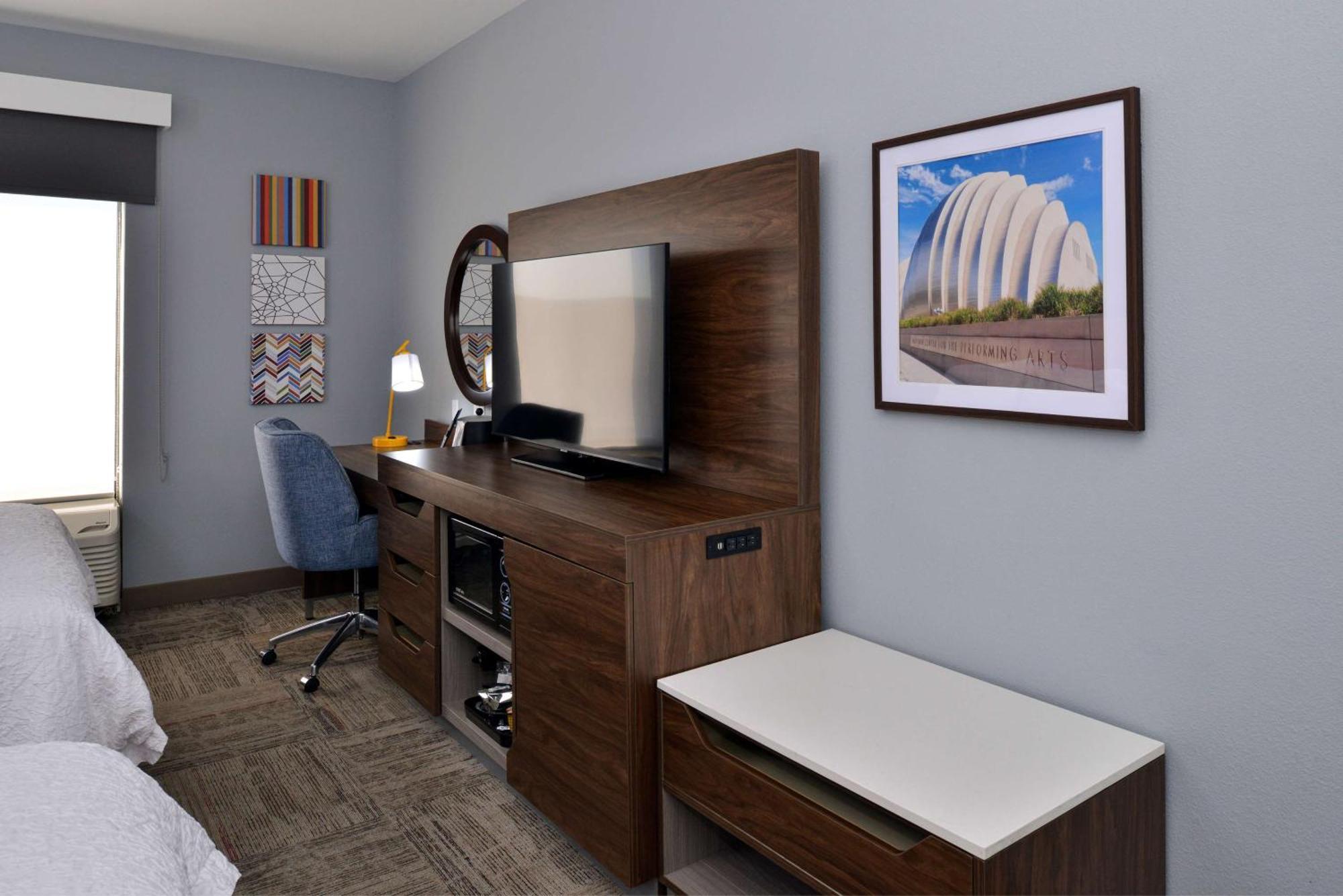 Hampton Inn Kansas City Northeast Dış mekan fotoğraf