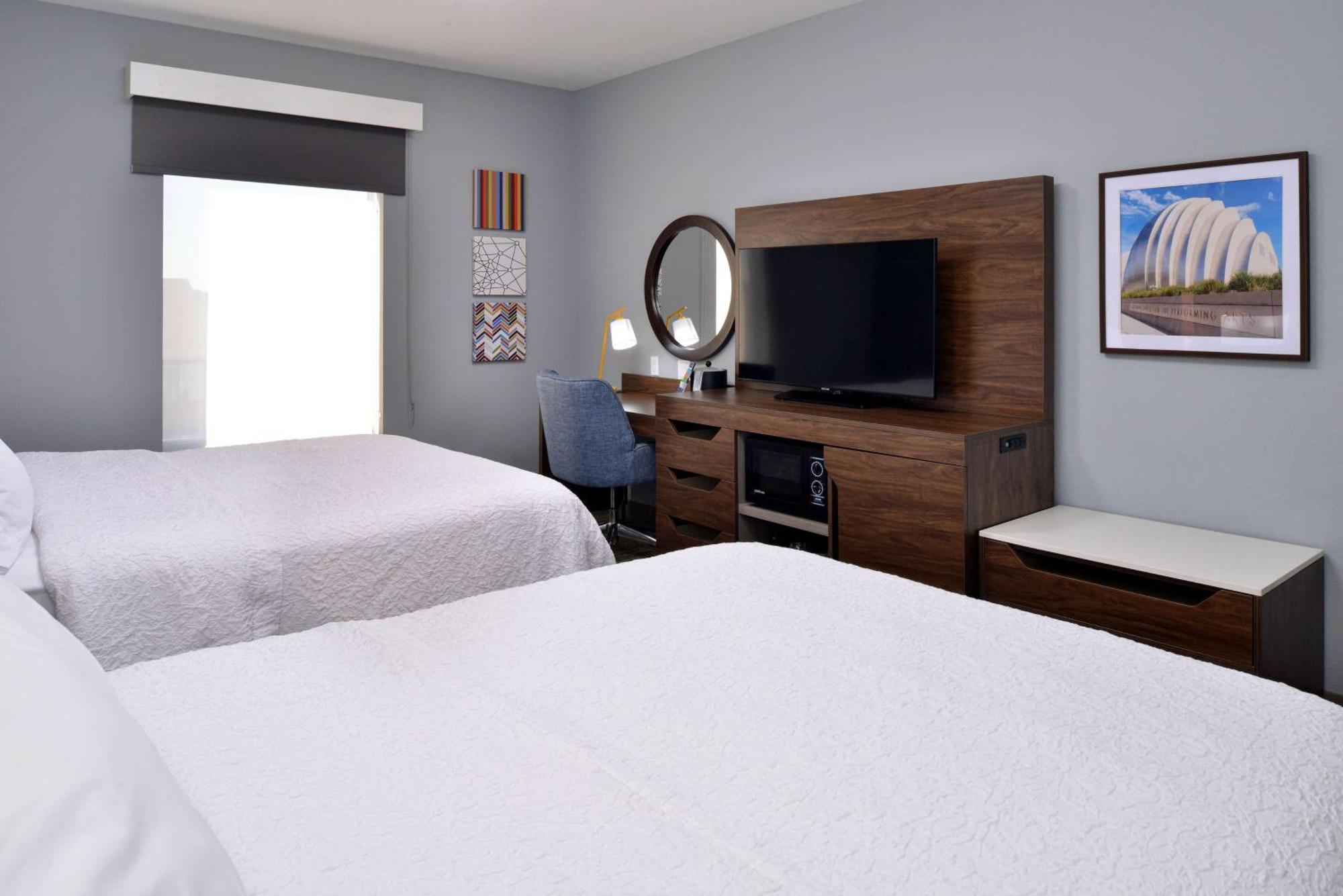 Hampton Inn Kansas City Northeast Dış mekan fotoğraf