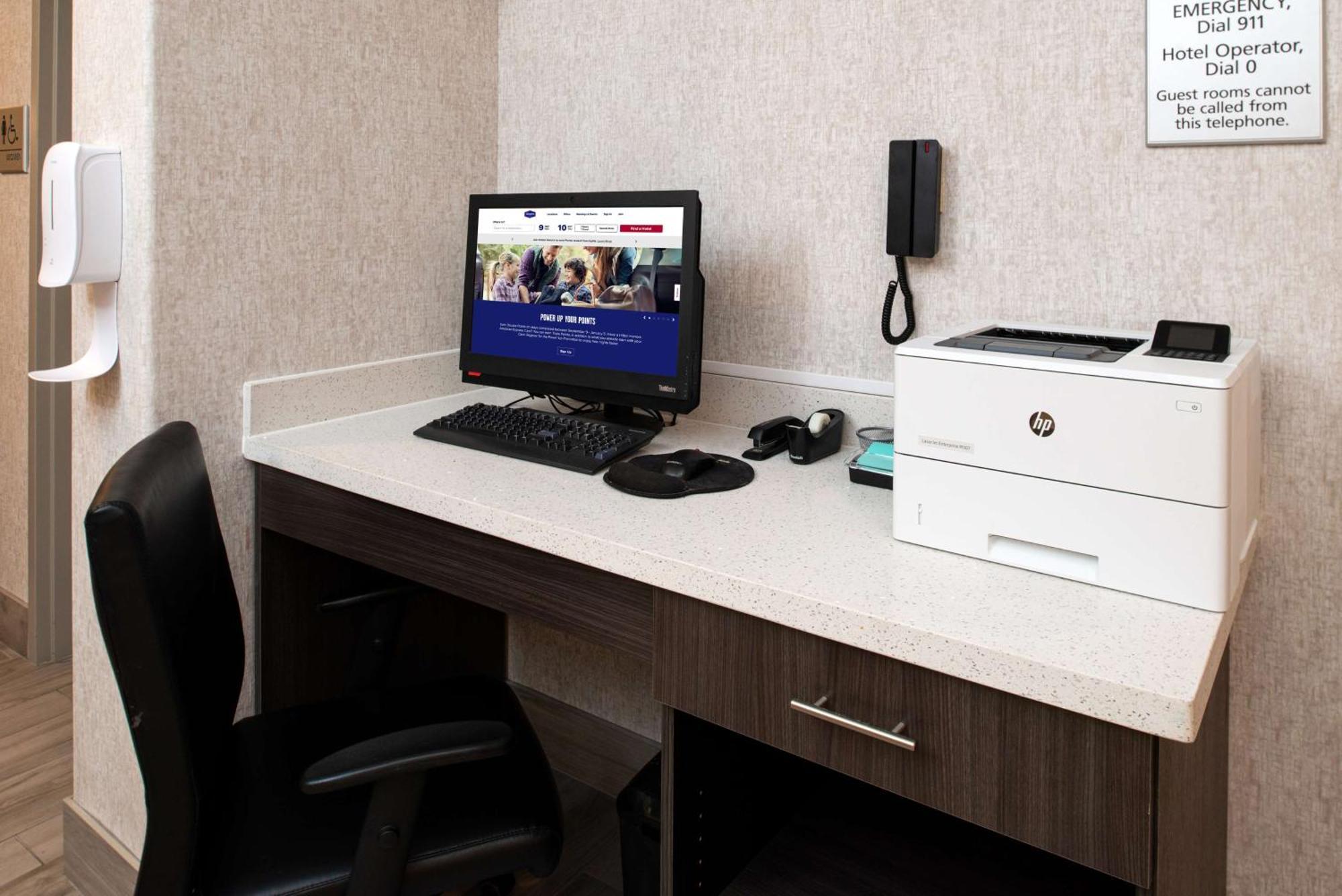 Hampton Inn Kansas City Northeast Dış mekan fotoğraf