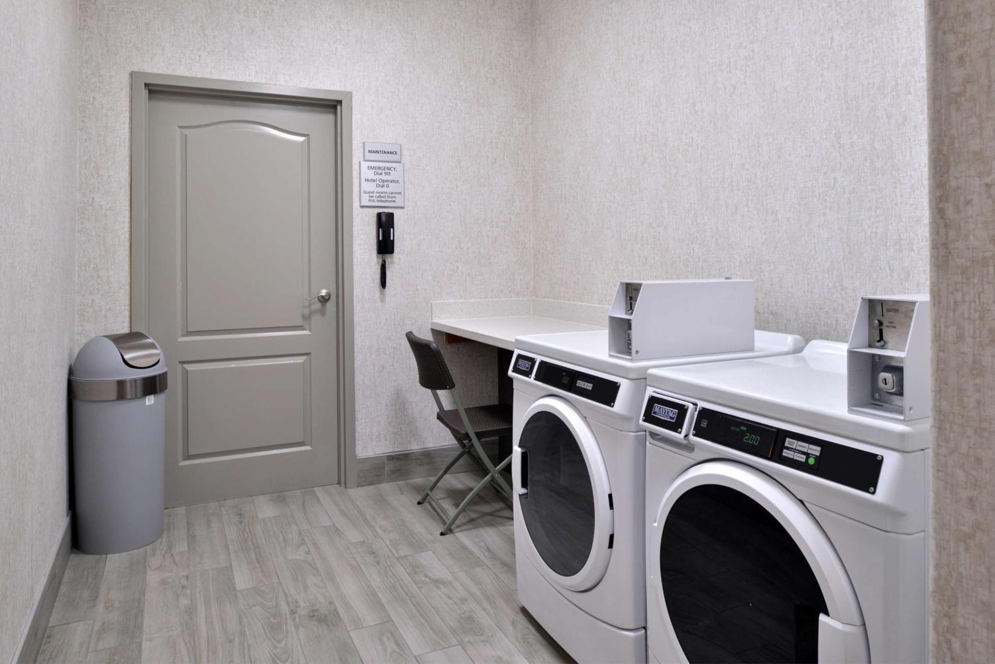 Hampton Inn Kansas City Northeast Dış mekan fotoğraf