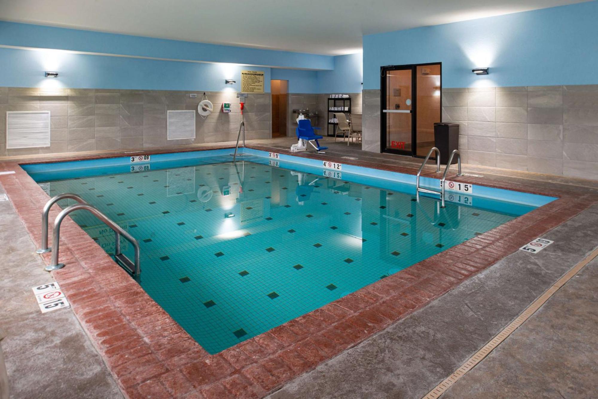 Hampton Inn Kansas City Northeast Dış mekan fotoğraf