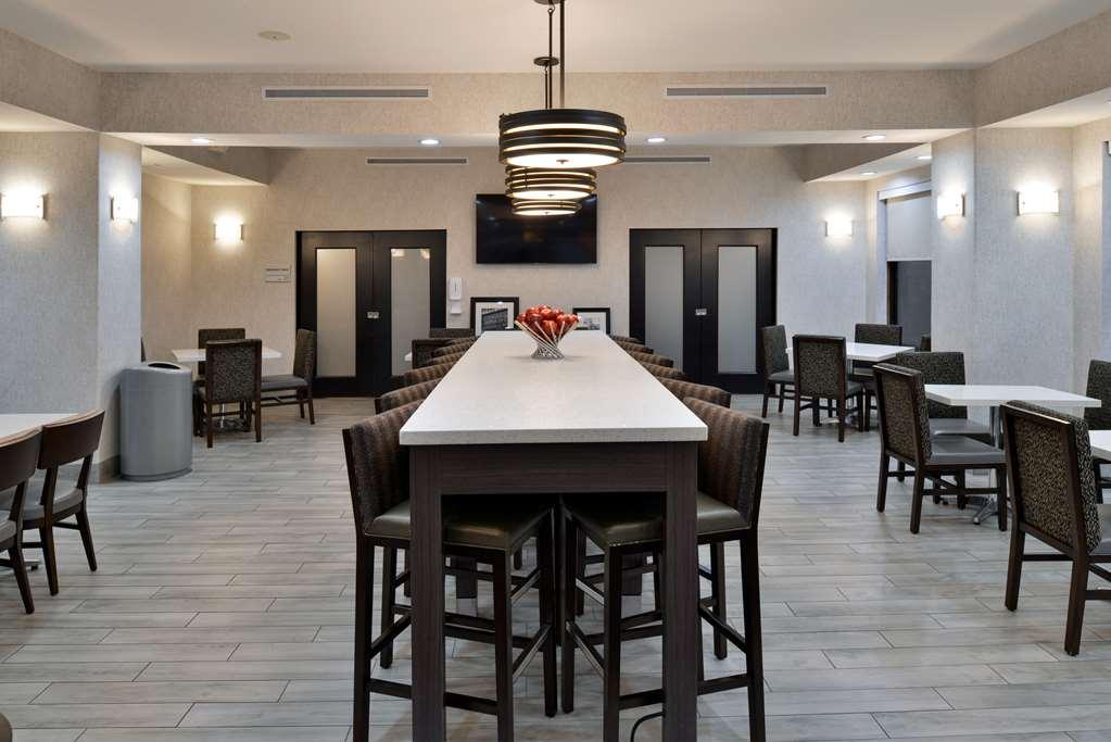 Hampton Inn Kansas City Northeast Restoran fotoğraf