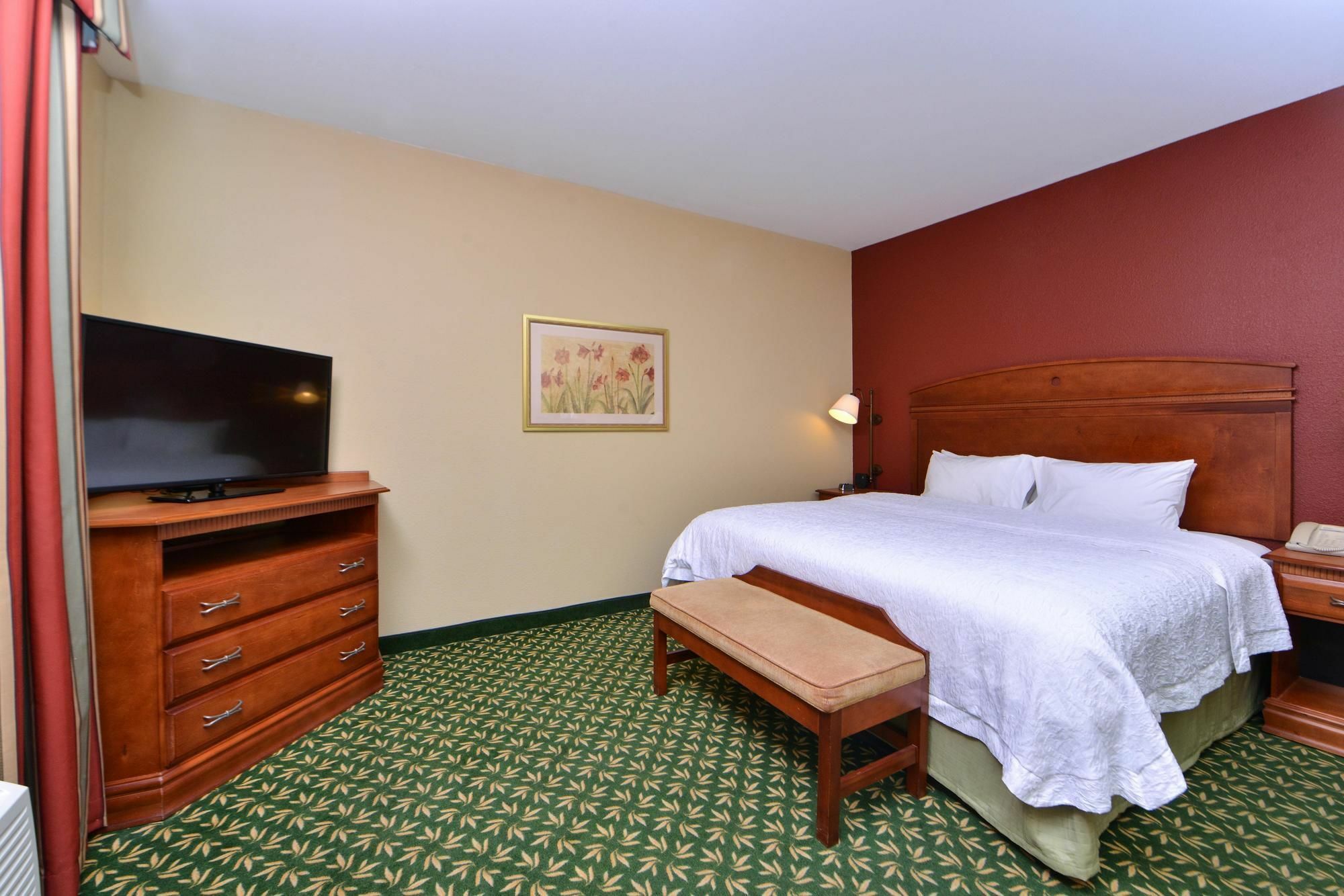Hampton Inn Kansas City Northeast Dış mekan fotoğraf