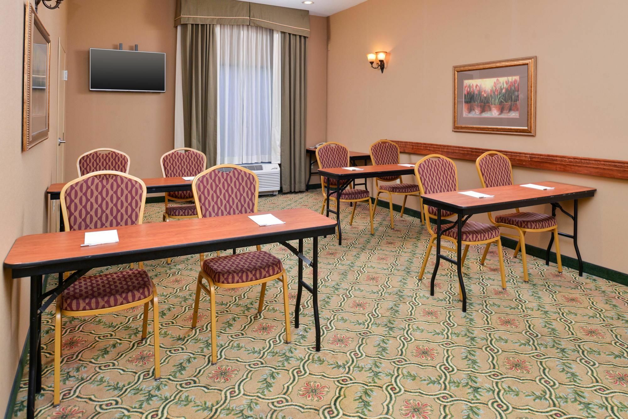 Hampton Inn Kansas City Northeast Dış mekan fotoğraf